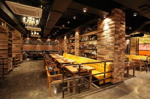 150㎡火鍋店，考慮復古風